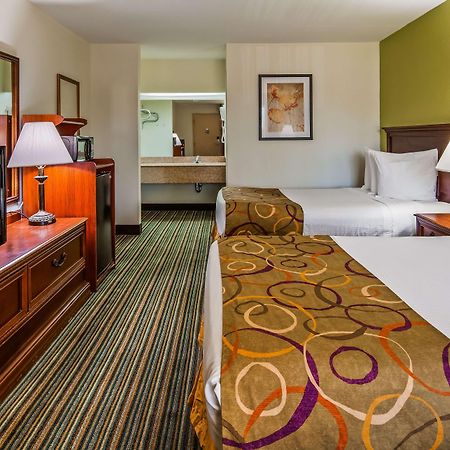 Ramada By Wyndham Savannah Gateway Exterior foto