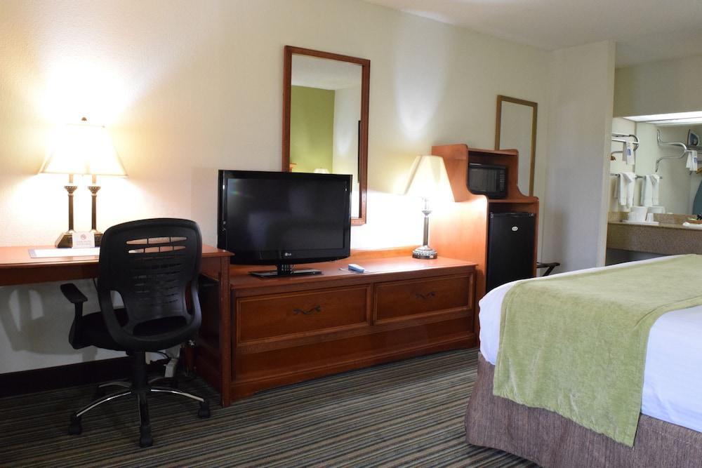 Ramada By Wyndham Savannah Gateway Exterior foto