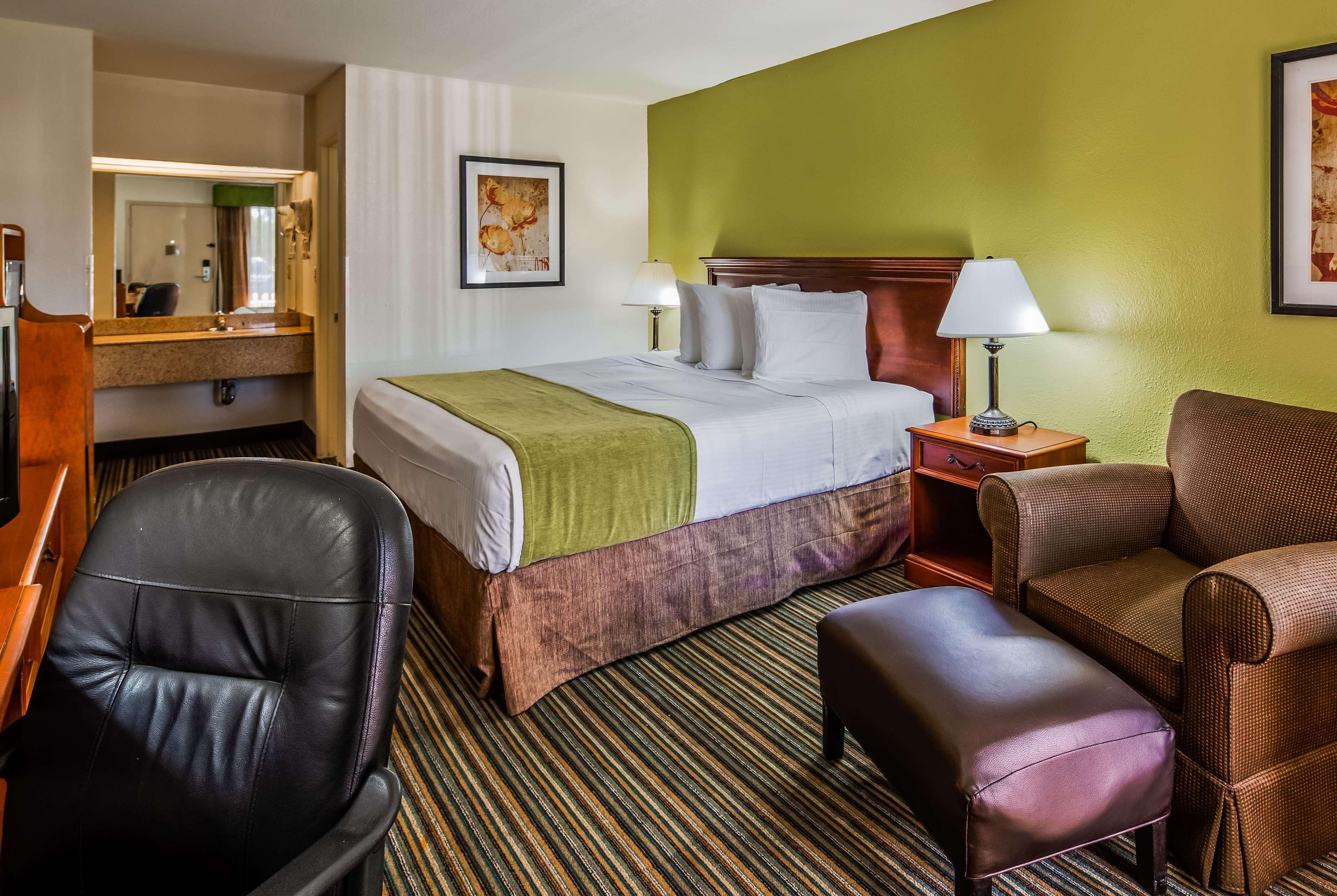 Ramada By Wyndham Savannah Gateway Exterior foto