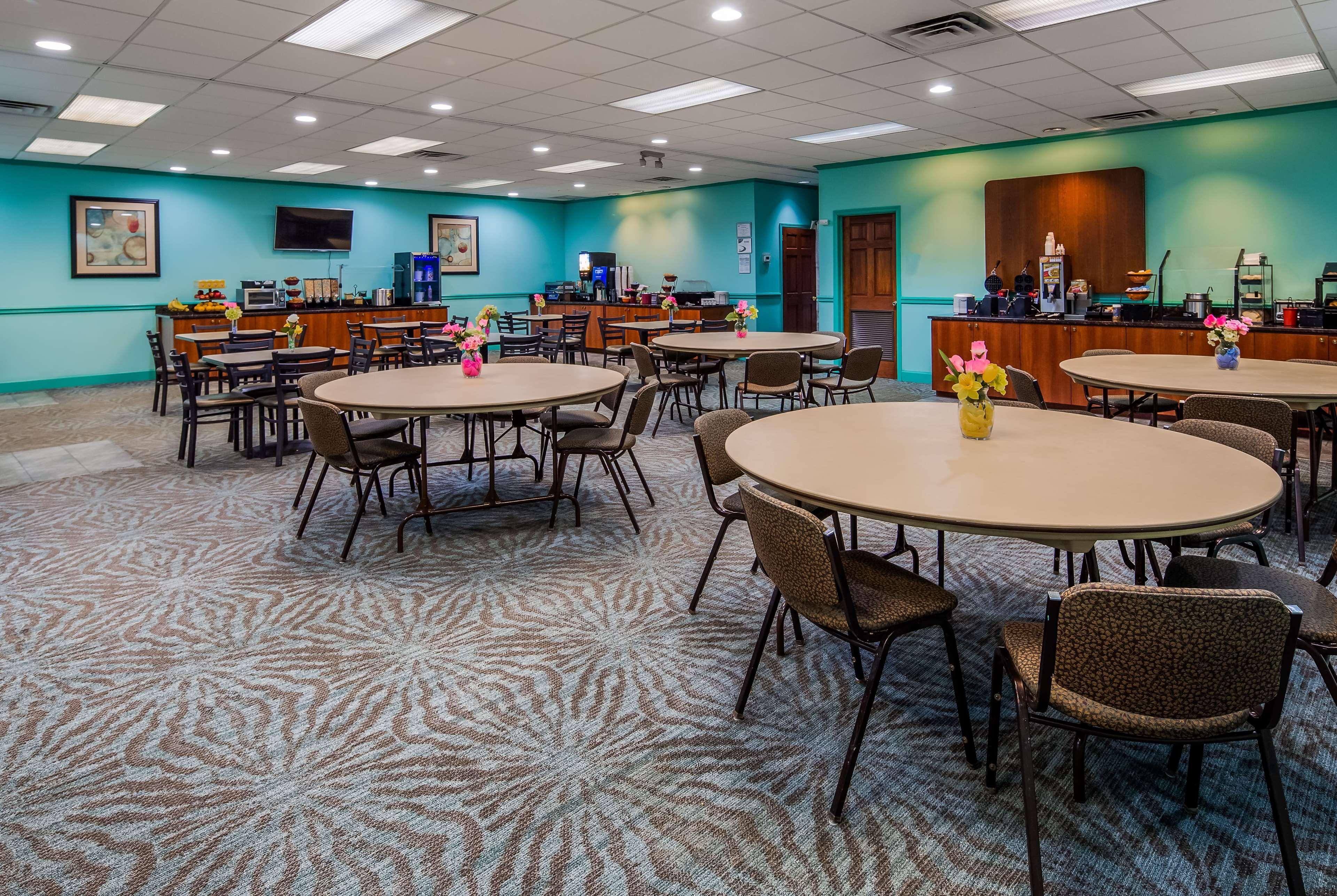 Ramada By Wyndham Savannah Gateway Exterior foto